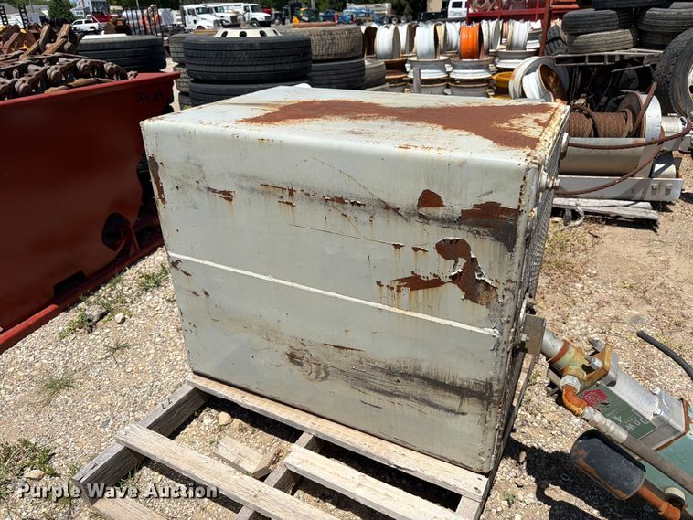 image for item FK3193 Tank