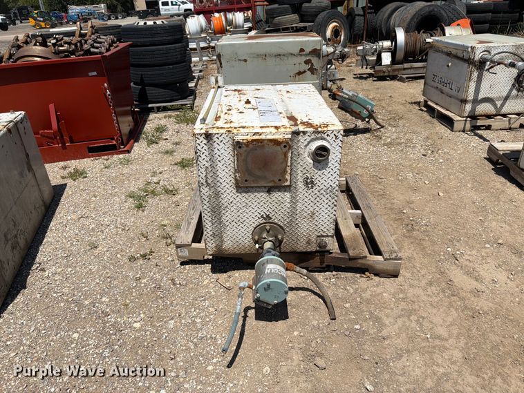 image for item FK3194 Tank