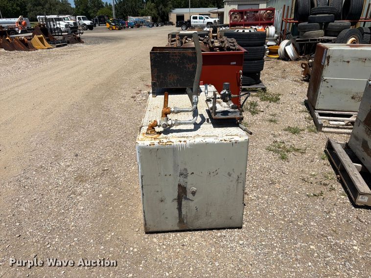 image for item FK3195 Tank