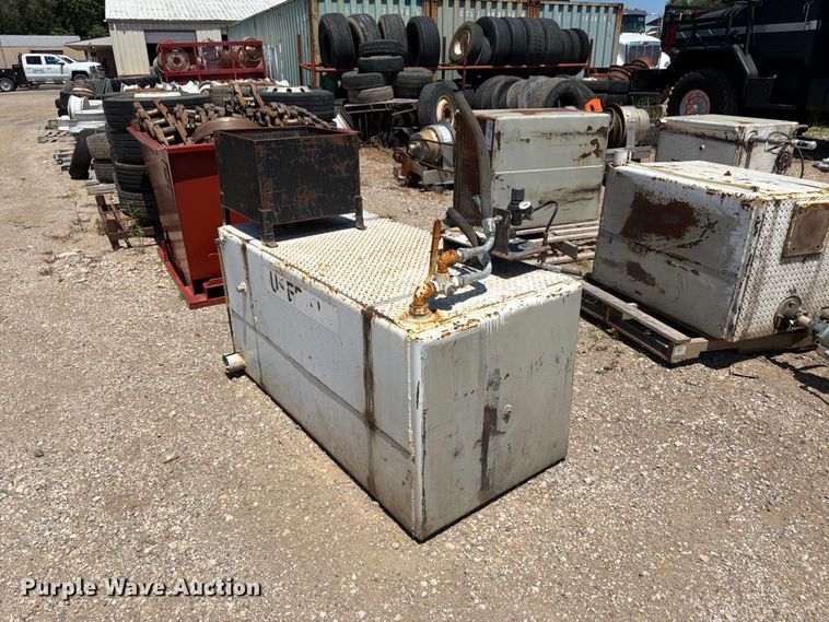 image for item FK3195 Tank