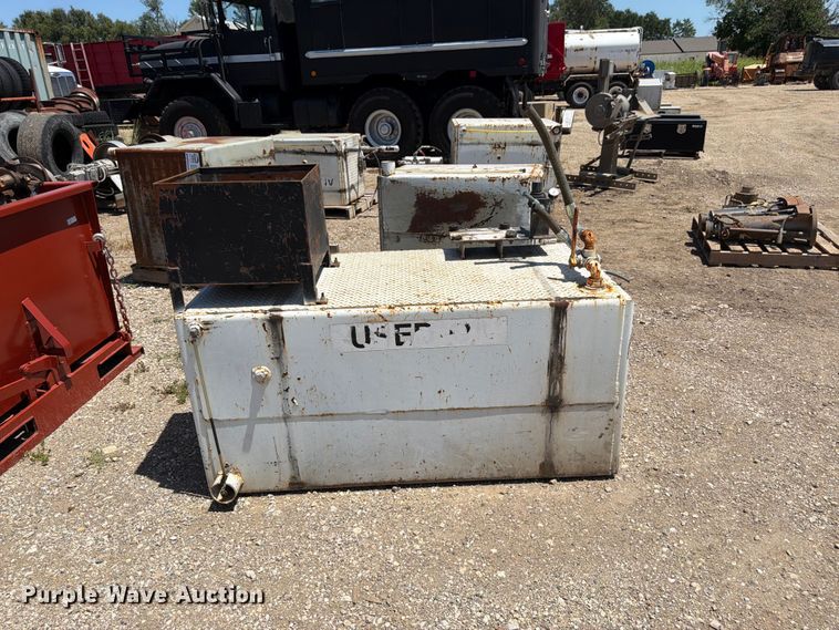 image for item FK3195 Tank