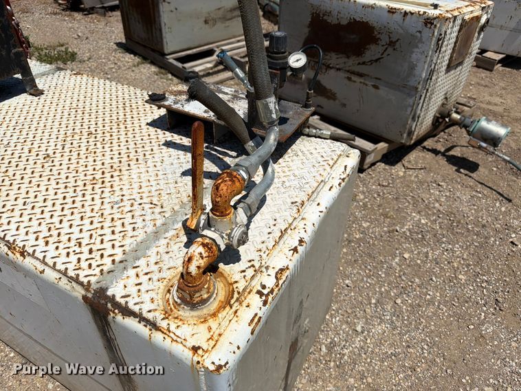image for item FK3195 Tank