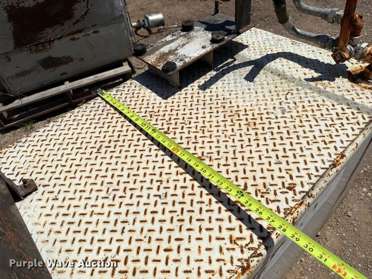 image for item FK3195 Tank