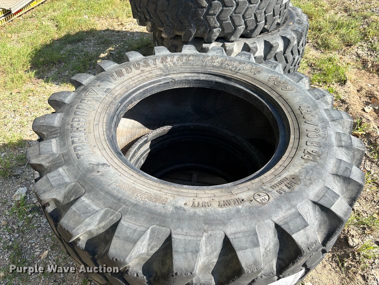 image for item FK3203 (2) Treileborg 420/70B24 tires