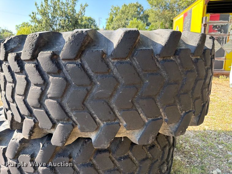 image for item FK3204 (2) Treileborg 520/70B34 tires