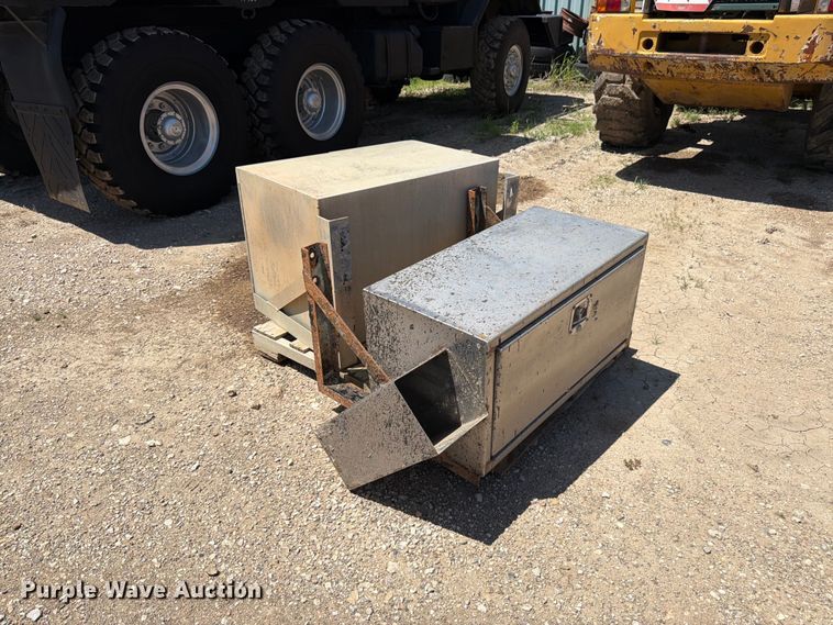 image for item FK3219 (2) toolboxes