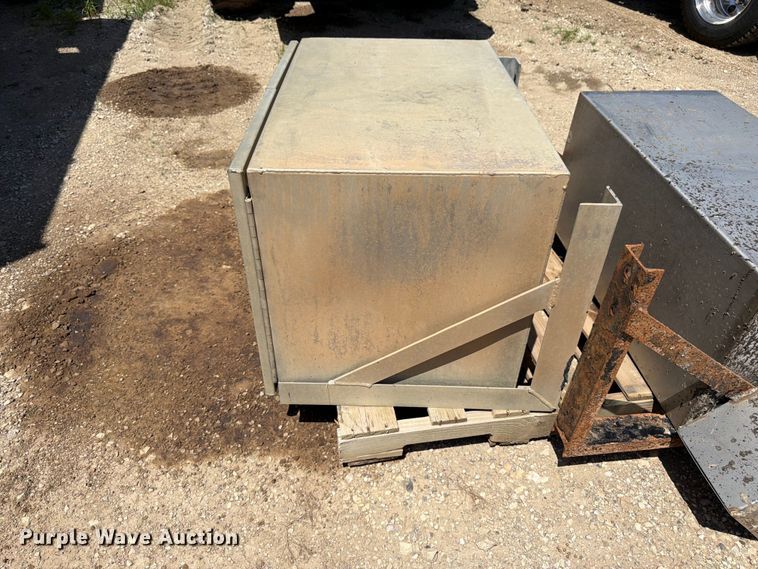 image for item FK3219 (2) toolboxes