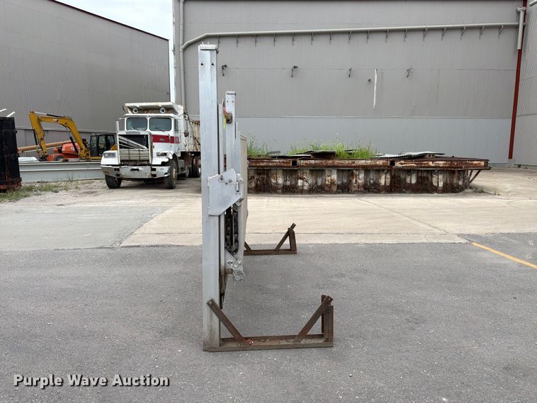 image for item FK3250 Thieman TVR20 rail gate lift