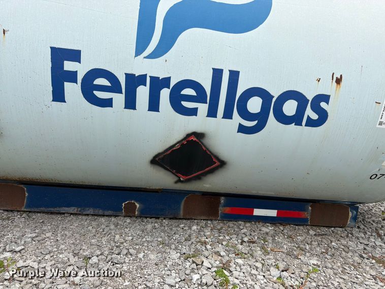 image for item FK3253 1982 Arrow propane tank