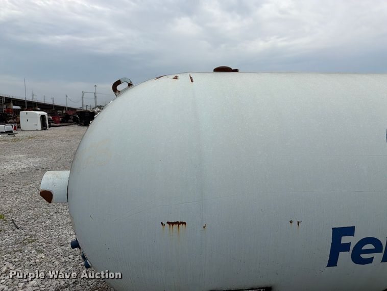 image for item FK3253 1982 Arrow propane tank
