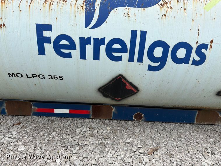 image for item FK3253 1982 Arrow propane tank