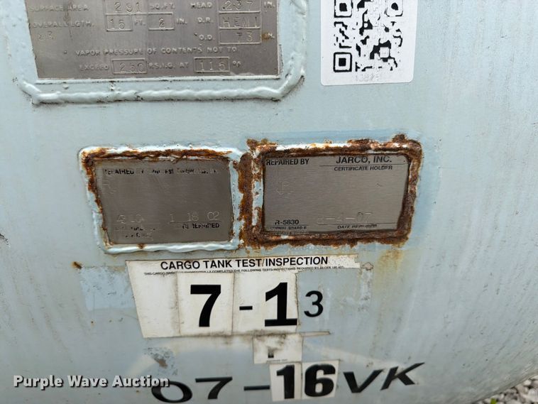 image for item FK3253 1982 Arrow propane tank