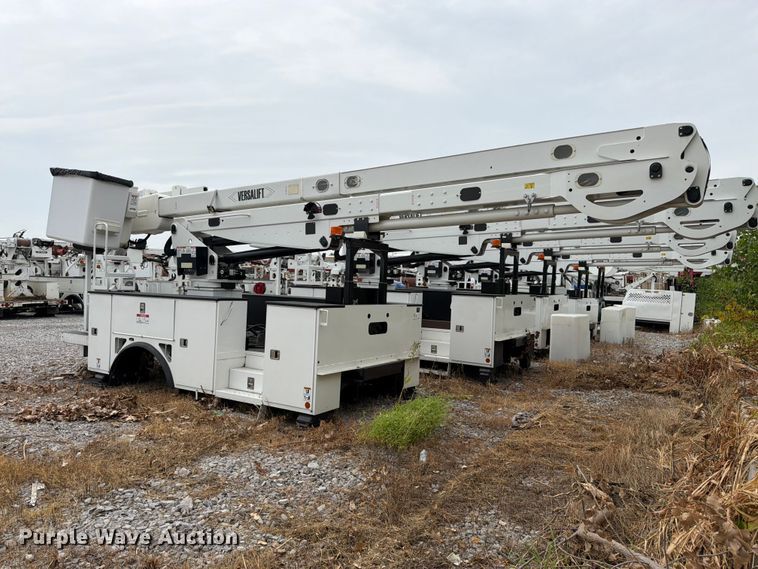 Dakota Bodies 168"LB bucket truck bed