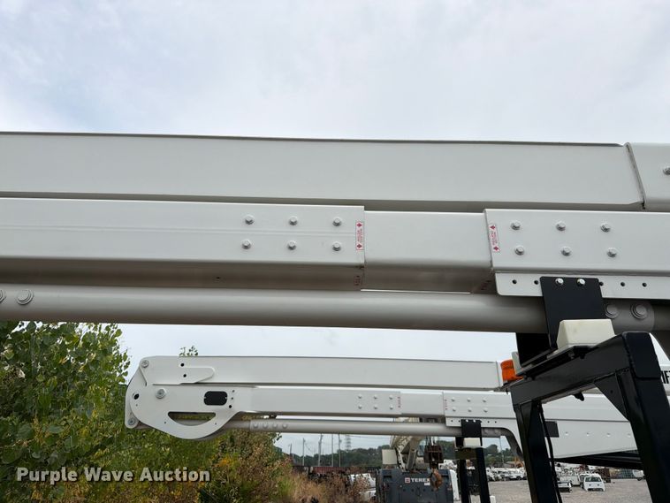 image for item FK3257 Dakota Bodies 168-LB bucket truck bed