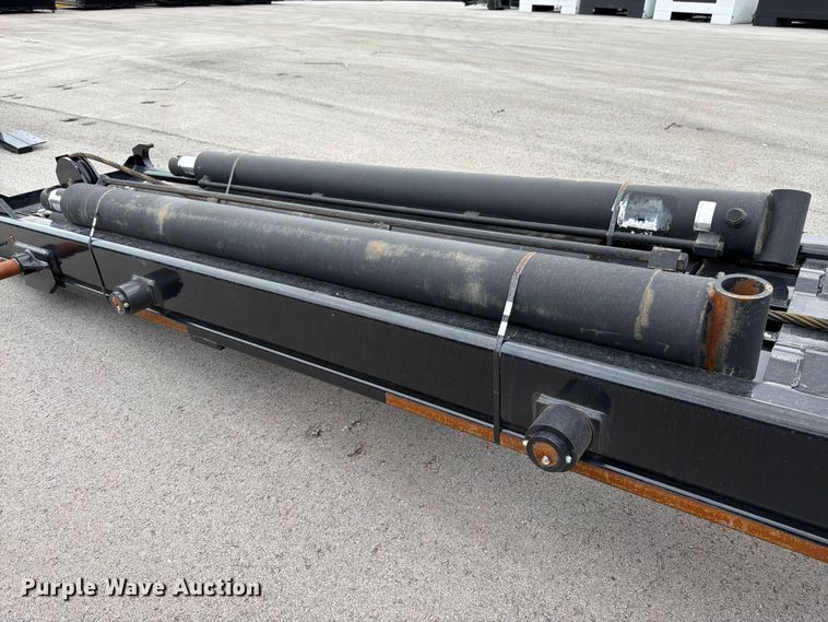 image for item FK3263 Road King 60K roll off bed hoist