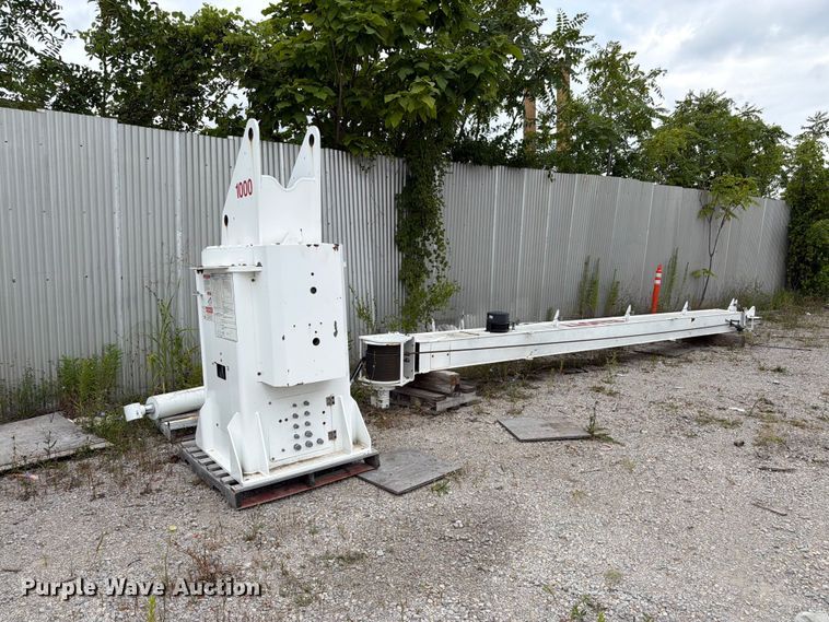 Elliott 1060DM dock crane