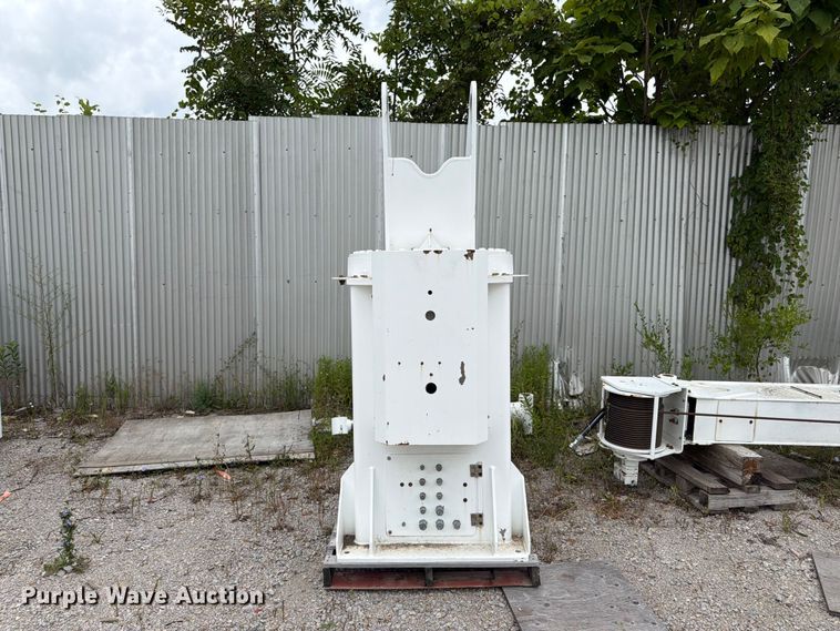 image for item FK3265 truck mounted crane