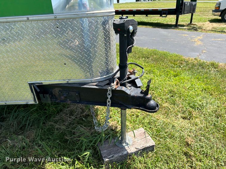 image for item FK3277 2008 United enclosed cargo trailer