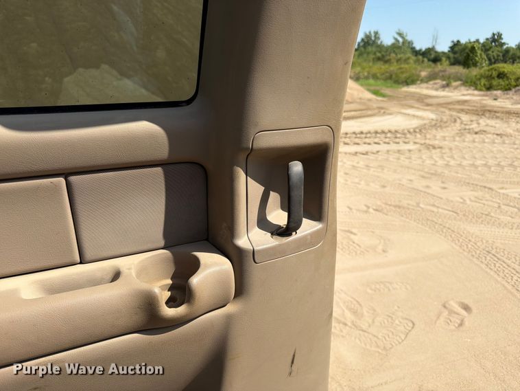 image for item FK3281 2001 Chevrolet Silverado 2500HD Ext. Cab utility bed pickup truck