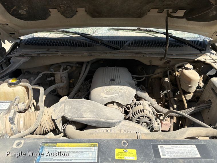 image for item FK3281 2001 Chevrolet Silverado 2500HD Ext. Cab utility bed pickup truck