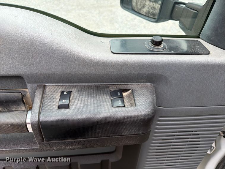 image for item FK3534 2016 Ford F250 Super Duty XL  Ext. Cab pickup truck
