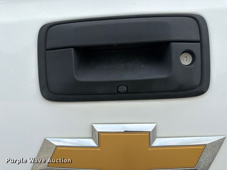 image for item FK3535 2016 Chevrolet Silverado 1500 Crew Cab pickup truck