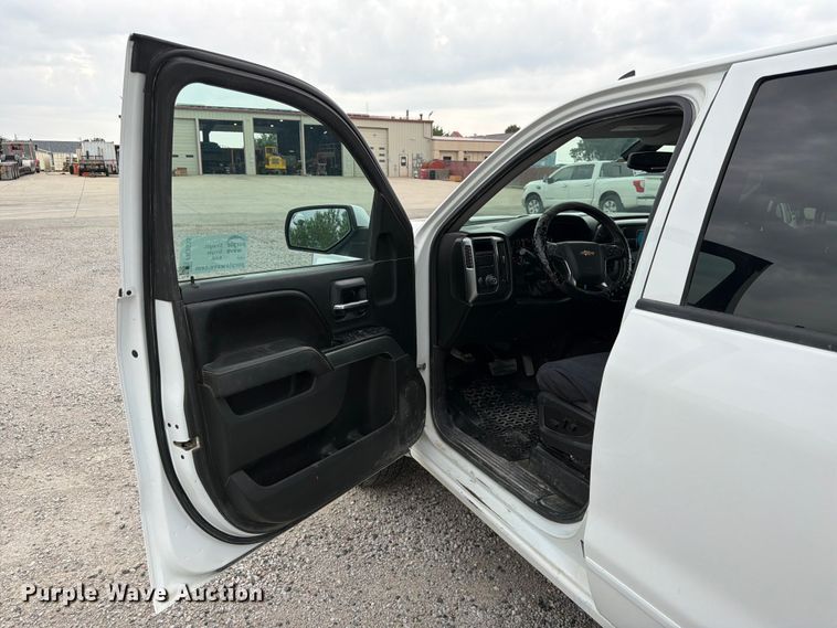 image for item FK3535 2016 Chevrolet Silverado 1500 Crew Cab pickup truck
