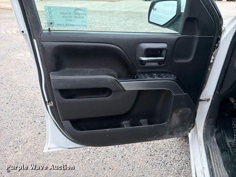 image for item FK3535 2016 Chevrolet Silverado 1500 Crew Cab pickup truck