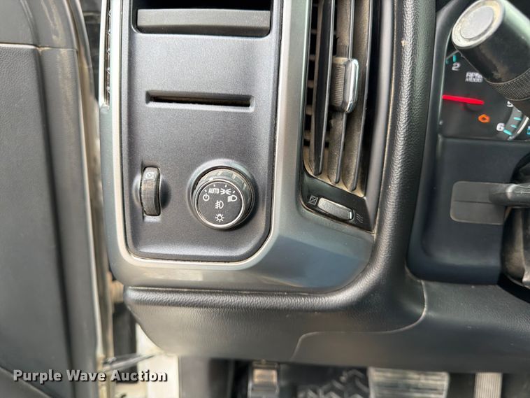 image for item FK3535 2016 Chevrolet Silverado 1500 Crew Cab pickup truck