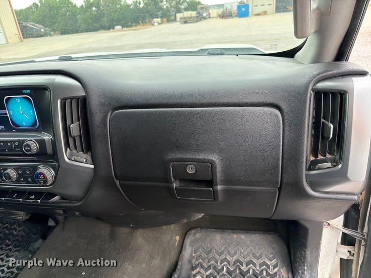 image for item FK3535 2016 Chevrolet Silverado 1500 Crew Cab pickup truck