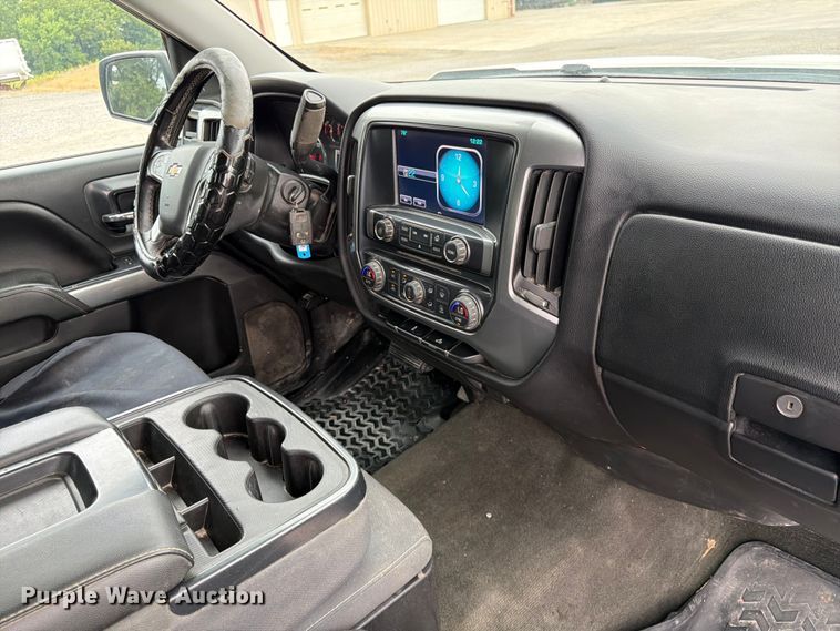 image for item FK3535 2016 Chevrolet Silverado 1500 Crew Cab pickup truck
