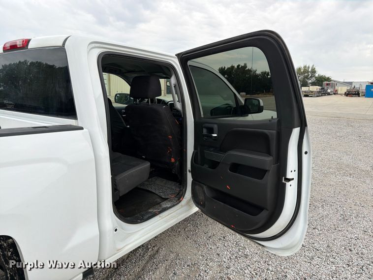 image for item FK3535 2016 Chevrolet Silverado 1500 Crew Cab pickup truck