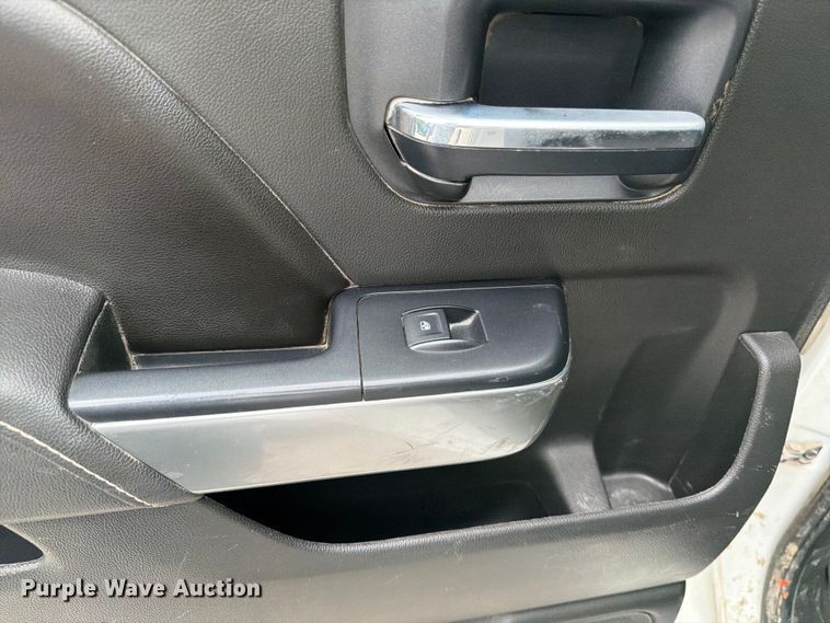 image for item FK3535 2016 Chevrolet Silverado 1500 Crew Cab pickup truck