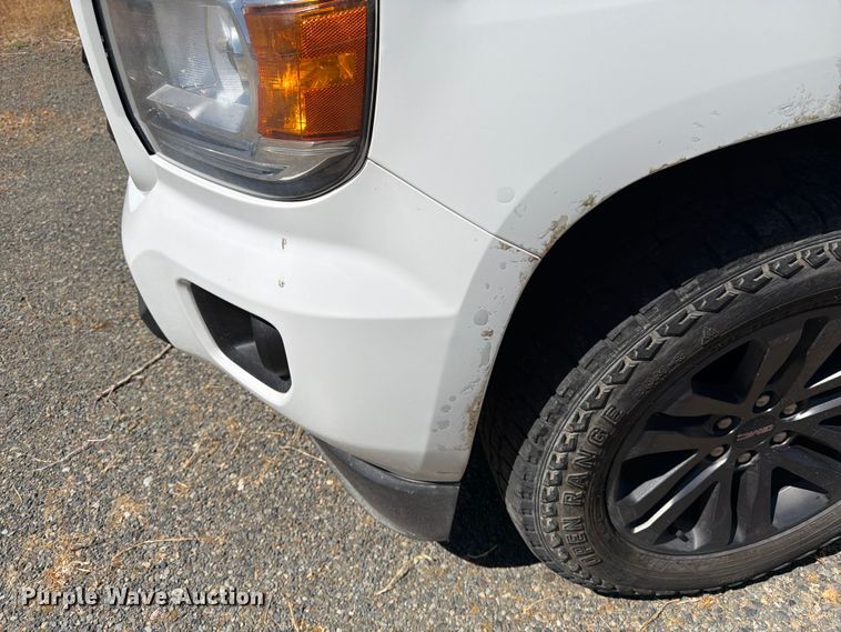 image for item FK4524 2020 GMC Canyon Crew Cab pickup truck