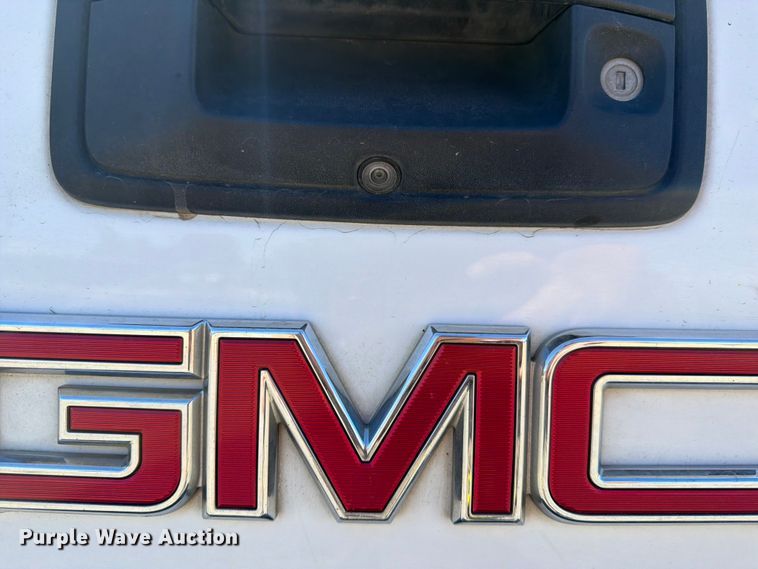 image for item FK4524 2020 GMC Canyon Crew Cab pickup truck