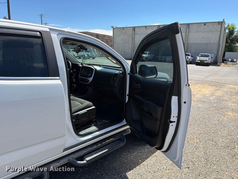 image for item FK4524 2020 GMC Canyon Crew Cab pickup truck