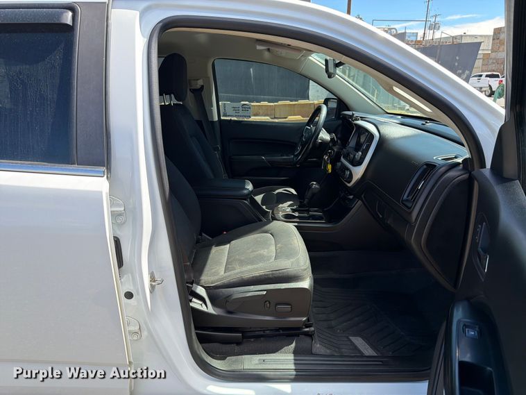 image for item FK4524 2020 GMC Canyon Crew Cab pickup truck