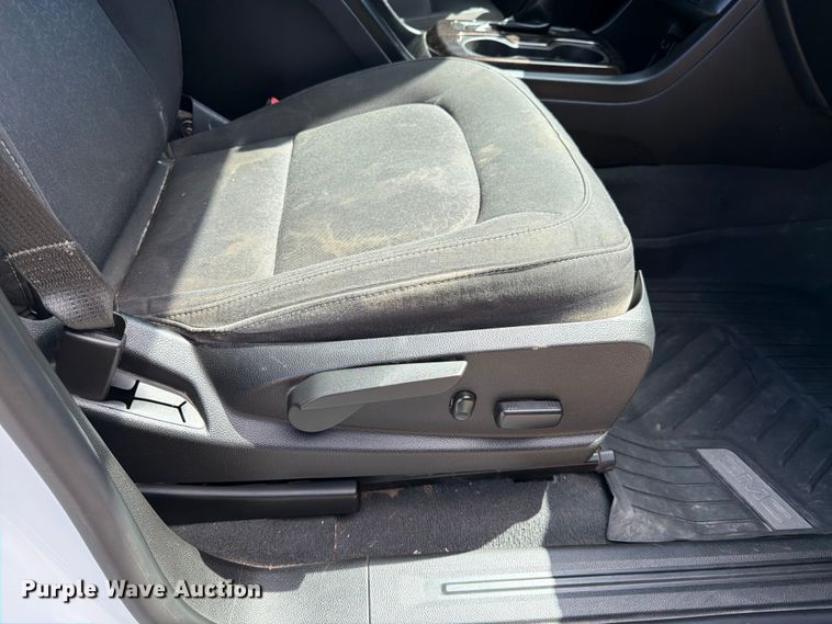 image for item FK4524 2020 GMC Canyon Crew Cab pickup truck