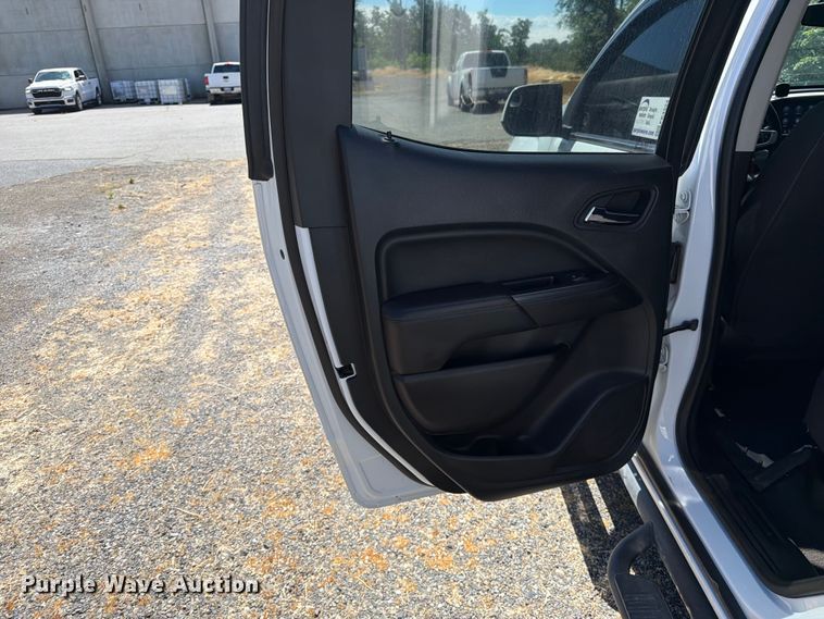 image for item FK4524 2020 GMC Canyon Crew Cab pickup truck