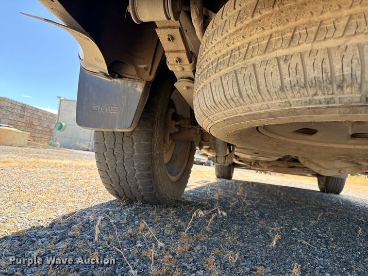image for item FK4524 2020 GMC Canyon Crew Cab pickup truck