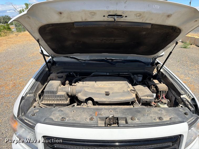 image for item FK4524 2020 GMC Canyon Crew Cab pickup truck
