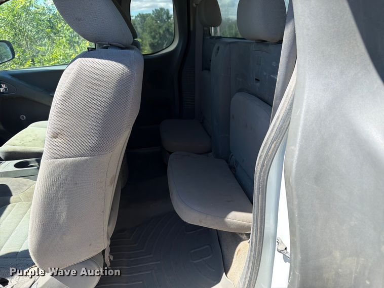 image for item FK4525 2014 Nissan Frontier Ext. Cab pickup truck