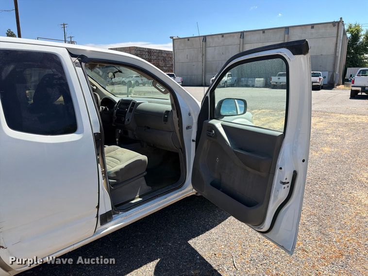 image for item FK4525 2014 Nissan Frontier Ext. Cab pickup truck