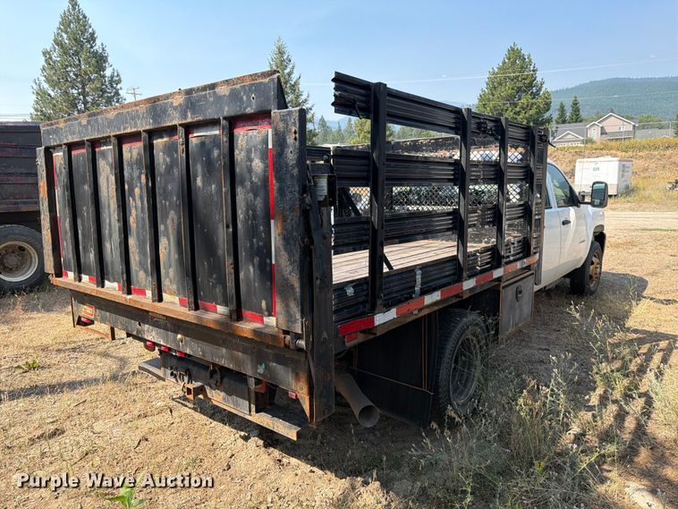 image for item FK4558 2011 Chevrolet Silverado 3500HD Crew Cab flatbed pickup truck