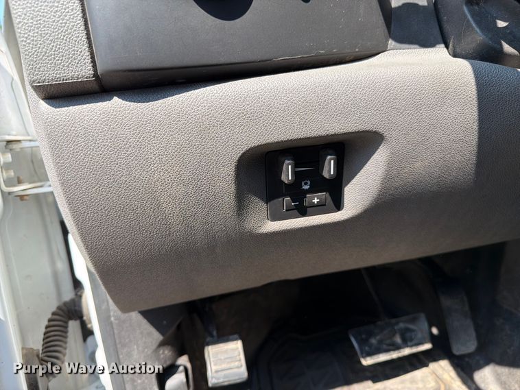 image for item FK4558 2011 Chevrolet Silverado 3500HD Crew Cab flatbed pickup truck