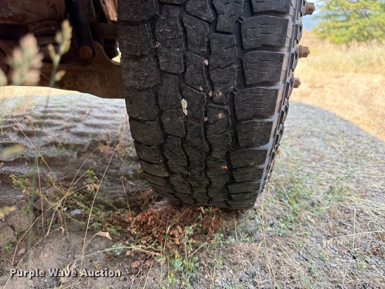 image for item FK4558 2011 Chevrolet Silverado 3500HD Crew Cab flatbed pickup truck
