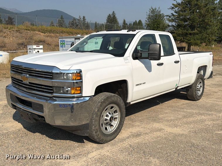 2016 Chevrolet Silverado 3500HD Ext. Cab pickup truck