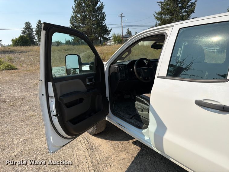 image for item FK4561 2016 Chevrolet Silverado 3500HD Ext. Cab pickup truck