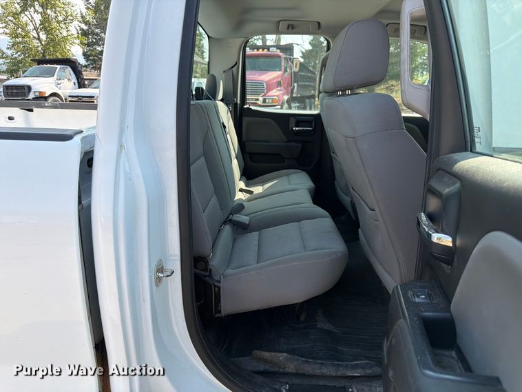 image for item FK4561 2016 Chevrolet Silverado 3500HD Ext. Cab pickup truck