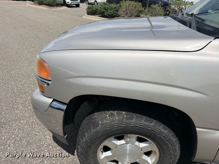 image for item FM7536 2004 GMC Yukon XL SUV